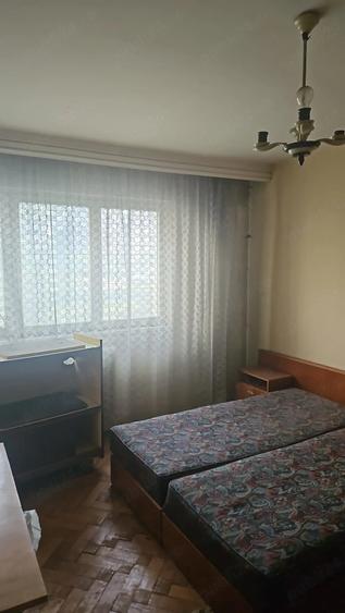 Apartament cu 2 camere semidecomandat în Mărăței