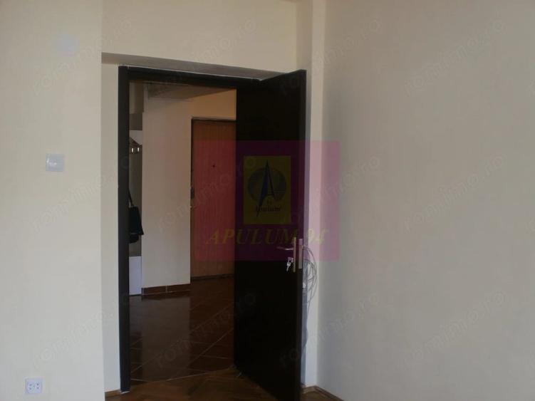 Apartament cu 3 camere decomandat în Decebal