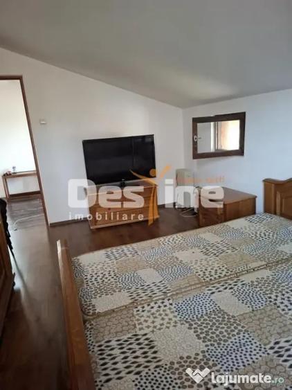 Casă cu 6 camere cu Teren 1521 Mp în Poiana