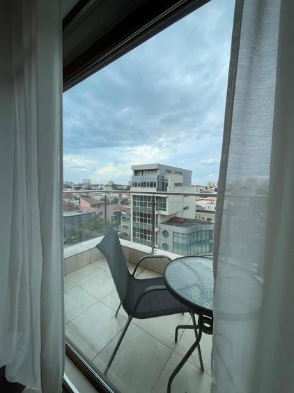 Apartament cu 3 camere decomandat în Faleza Nord