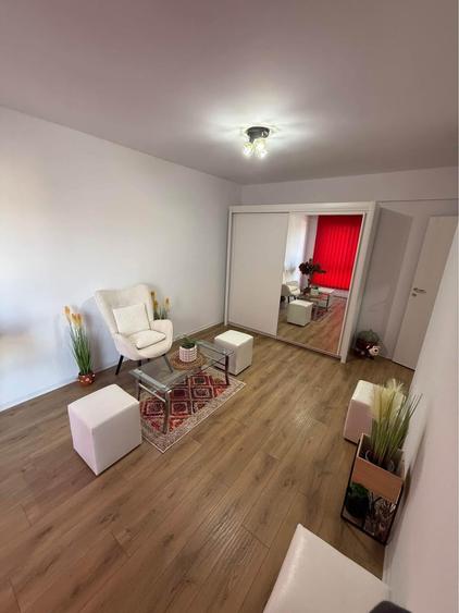 Apartament cu 3 camere în Cetate