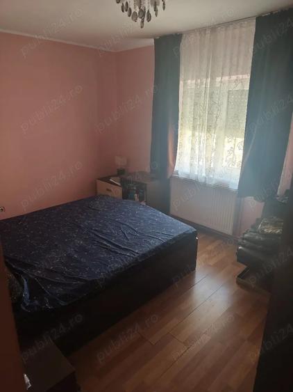 Apartament cu 4 camere decomandat în Halmeu