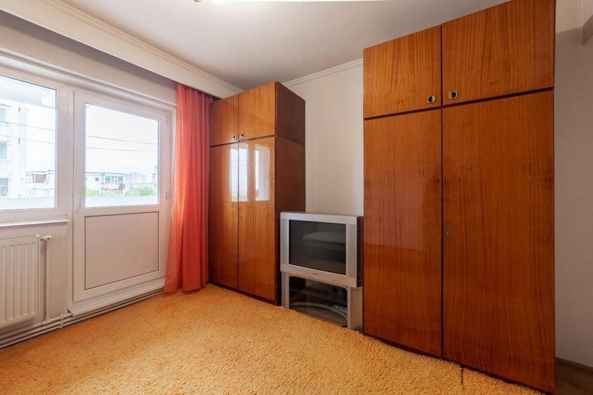 Apartament cu 3 camere decomandat în Bere