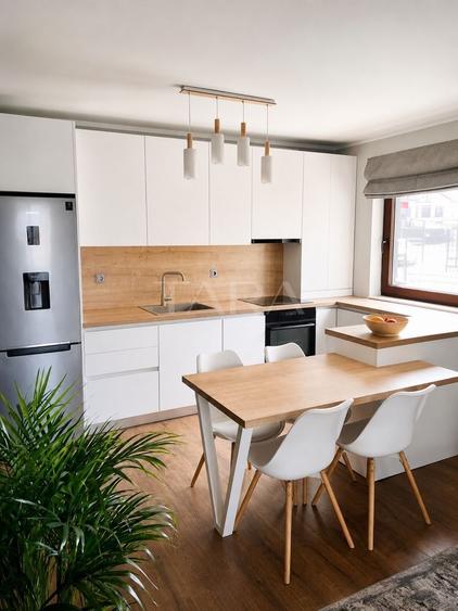 Apartament cu 3 camere semidecomandat, mobilat în Europa