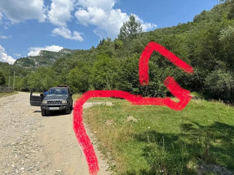 Teren de 3650 mp, în Petros