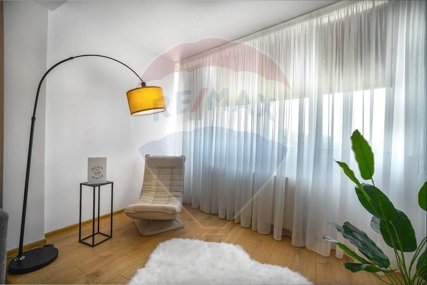 Apartament cu 3 camere decomandat în Vlahuță