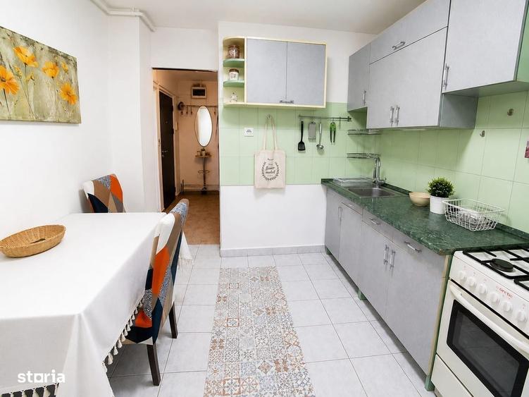 Apartament cu 3 camere decomandat în Lipovei