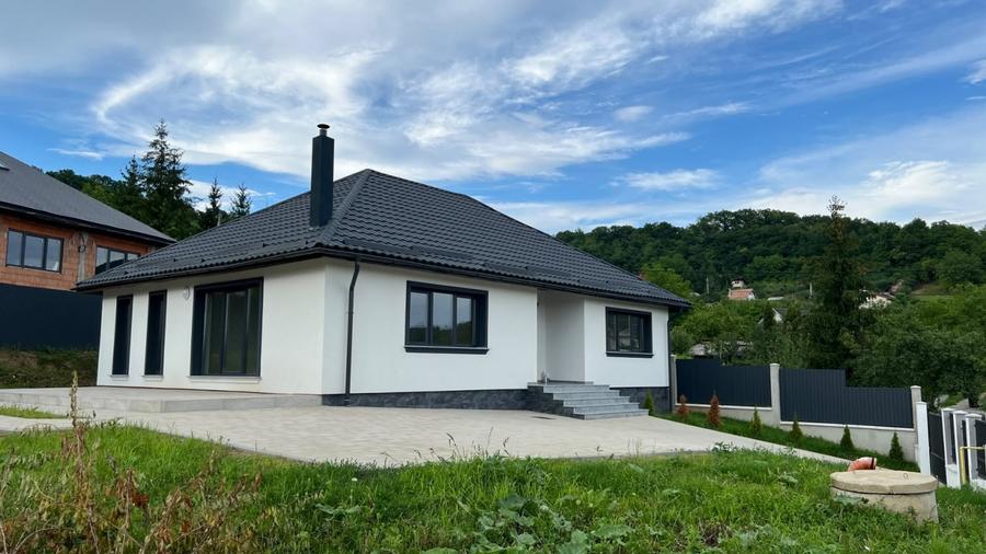 Casă individuală cu 5 camere cu Canalizare în Exterior Est