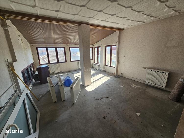Apartament cu 4 camere în Calea Timișoarei