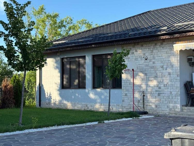 Casă cu 4 camere cu Teren 420 Mp în Poroschia