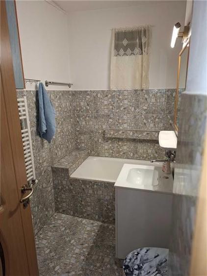 Garsonieră decomandată, mobilată în Fabric