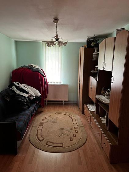 Casă cu 3 camere în Cenei