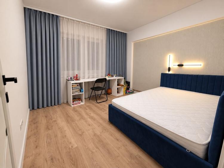 Apartament cu 4 camere decomandat în Alexandru cel Bun