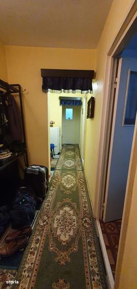 Apartament cu 3 camere decomandat, mobilat în Central