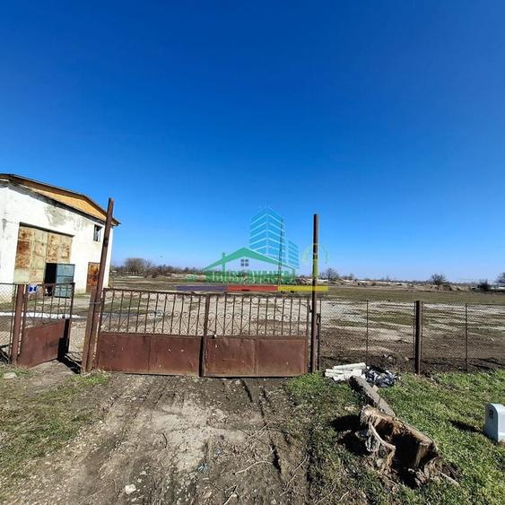 Spațiu comercial, de 600 mp, în Măicănești