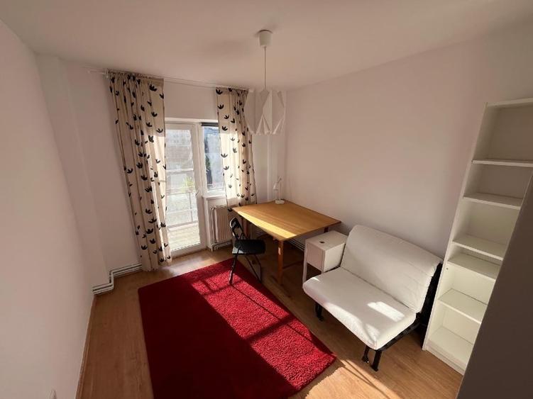 Apartament cu 4 camere decomandat, mobilat în Ștrand