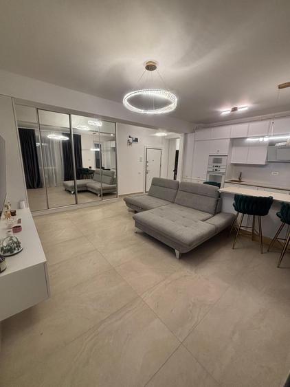 Apartament cu 2 camere semidecomandat, mobilat în Baicului