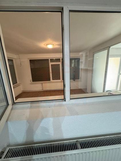 Apartament cu 3 camere decomandat în