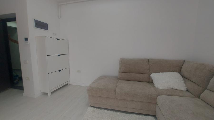 Apartament cu 2 camere decomandat în Apărătorii Patriei