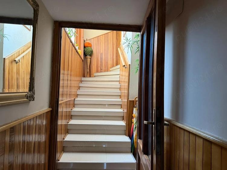 Casă cu Teren 175 Mp în Central