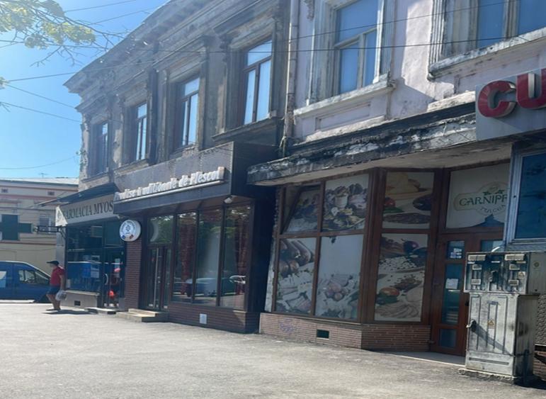 Spațiu comercial, de 100 mp, în Central