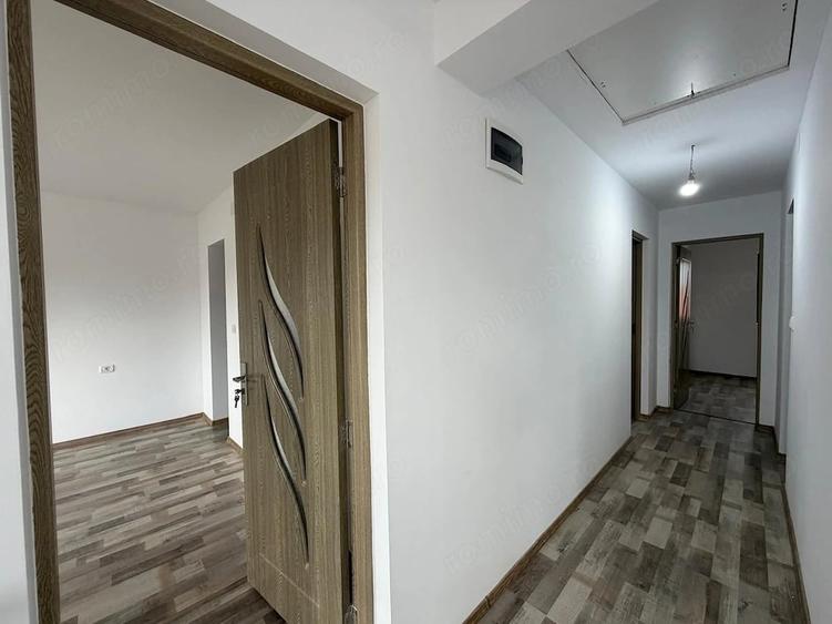 Casă cu Teren 253 Mp în Est