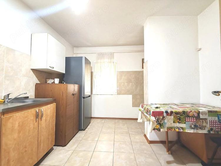 Apartament cu 3 camere decomandat în Găvana