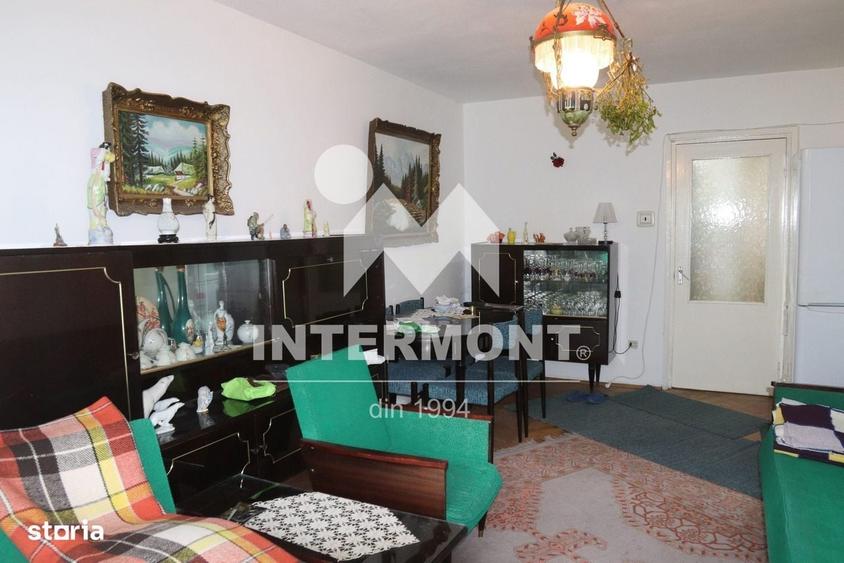 Apartament cu 3 camere decomandat în Malul Spitalului