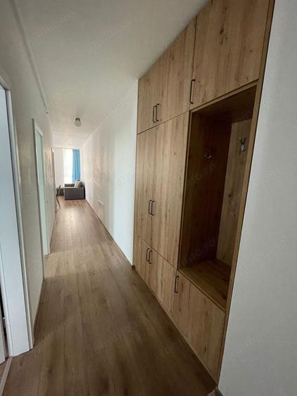 Apartament cu 3 camere semidecomandat în Lipovei