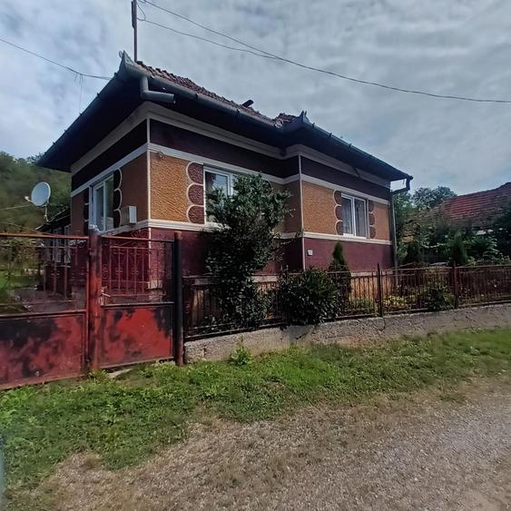 Casă cu 3 camere în Nadășu
