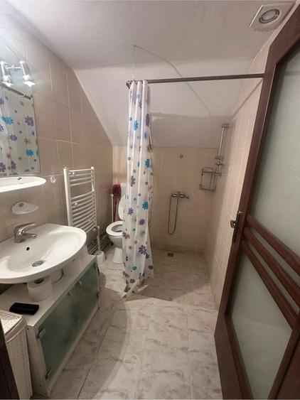 Casă cu 5 camere cu Teren 800 Mp în Central