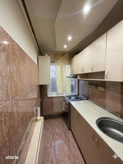 Apartament cu 4 camere semidecomandat în Circumvalațiunii