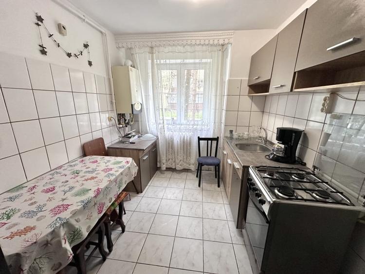 Apartament cu 2 camere semidecomandat, mobilat în Cetate