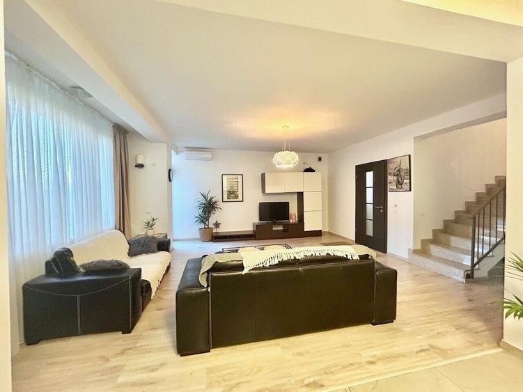 Duplex cu 4 camere cu Canalizare în Iancu Nicolae