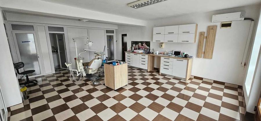Spațiu comercial, de 120 mp, în Central
