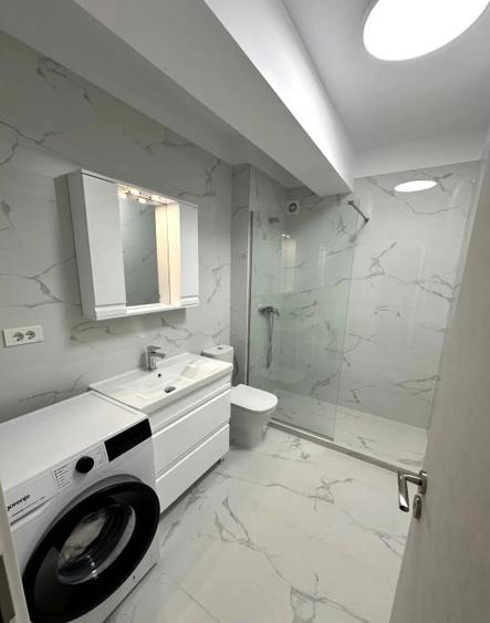 Apartament cu 3 camere semidecomandat, mobilat în Otopeni