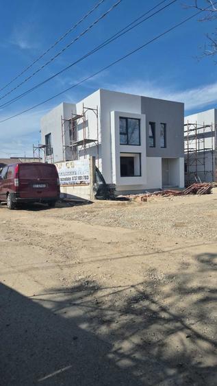 Casă cu 4 camere în Bălăceanca