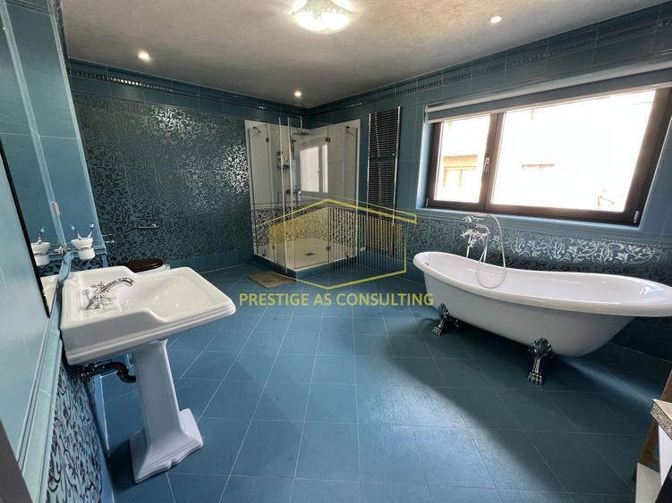 Casă individuală cu 7 camere cu Canalizare în Lipovei