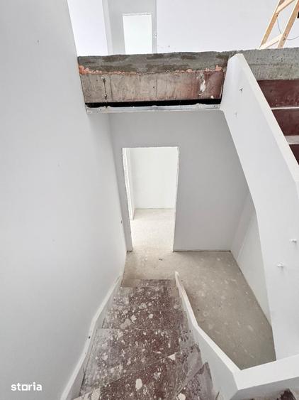 Apartament cu 5 camere în Sud
