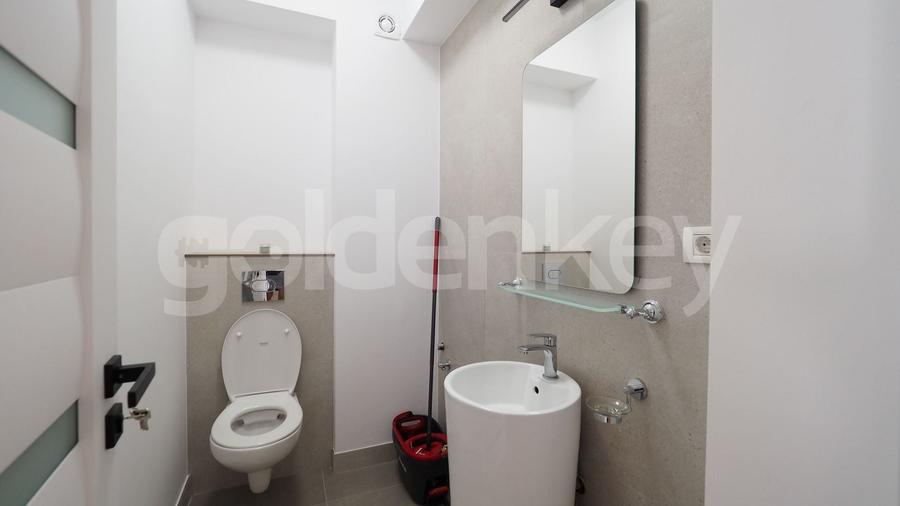 Apartament cu 3 camere decomandat, mobilat în Barbu Văcărescu
