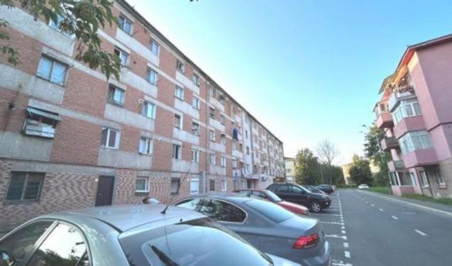 Garsonieră decomandată în Central