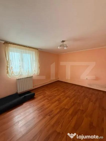 Casă cu 4 camere cu Teren 667 Mp în Victoria