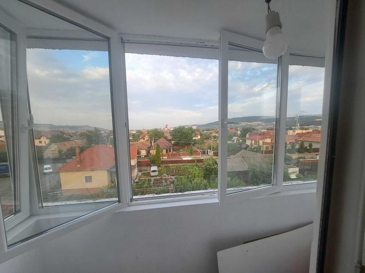 Apartament cu 2 camere decomandat în Florești