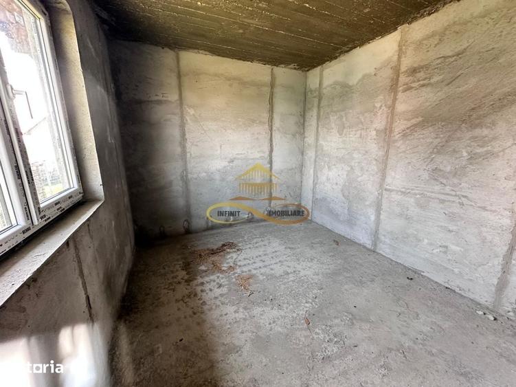 Casă cu 3 camere în Siretu