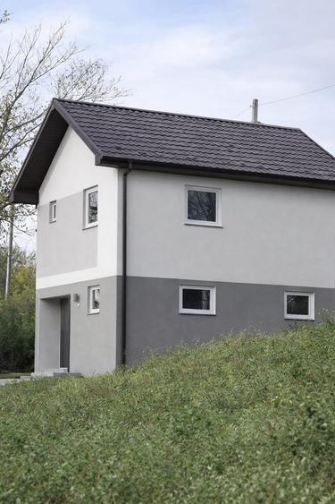 Casă cu 4 camere în Central