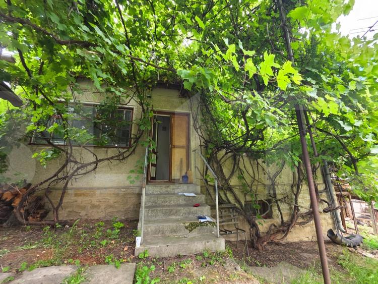 Casă individuală cu 2 camere cu Teren 364 Mp în Angheluș