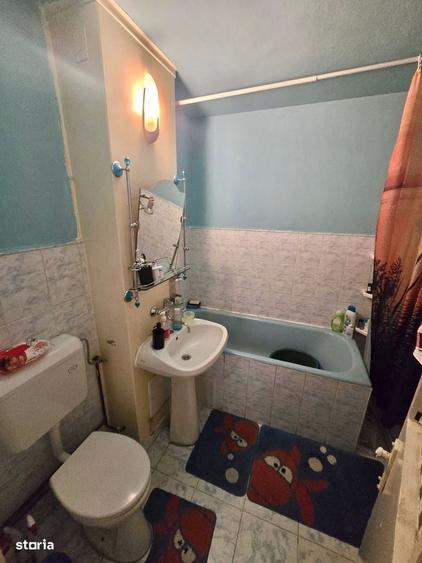 Apartament cu 3 camere decomandat în Micro 17