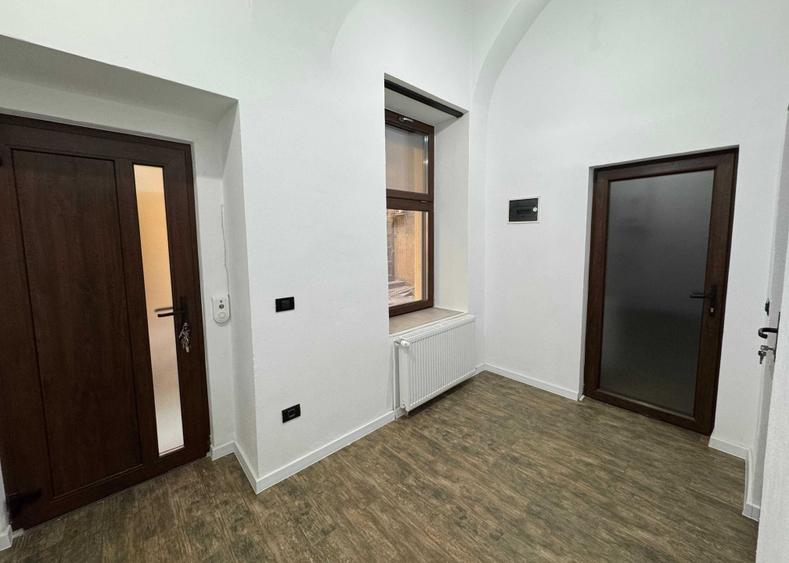 Apartament cu 2 camere semidecomandat în Ultracentral