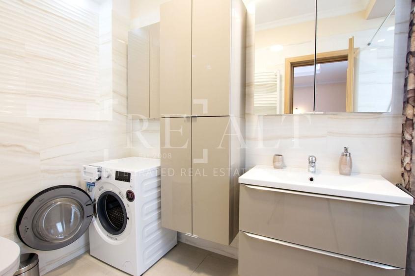 Apartament cu 4 camere decomandat, mobilat în Barbu Văcărescu