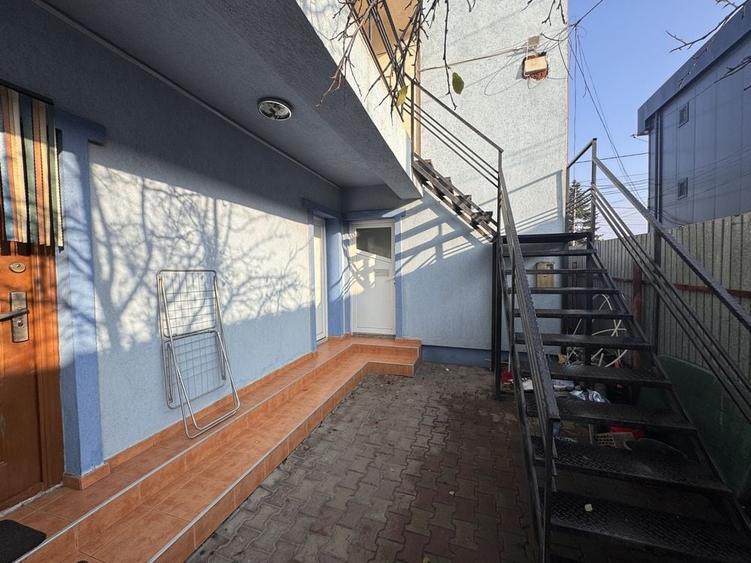 Casă cu 4 camere în Central